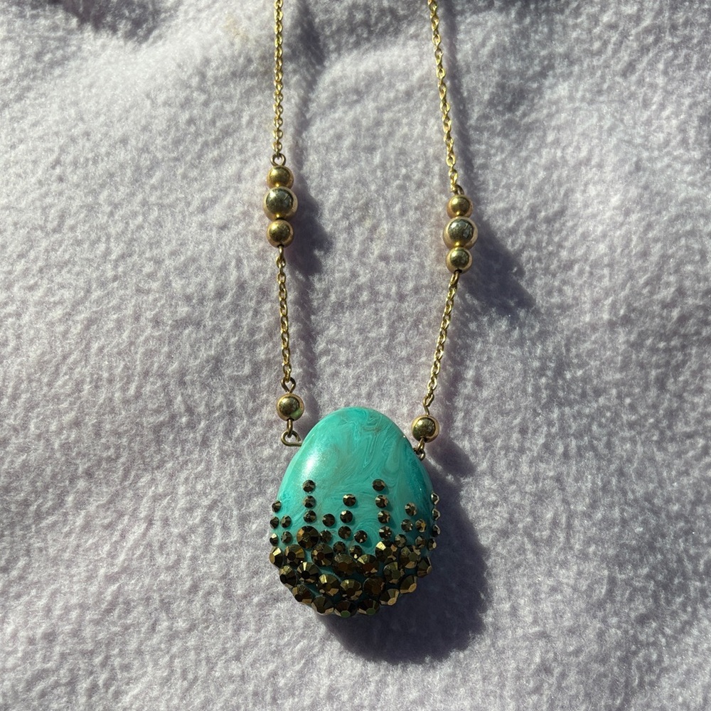 Elegant Gold and Turquoise Necklace